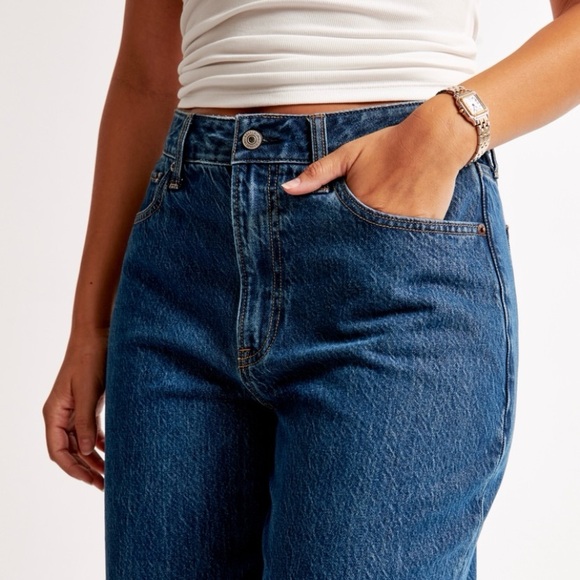 curve love high rise loose jean - Picture 3 of 9